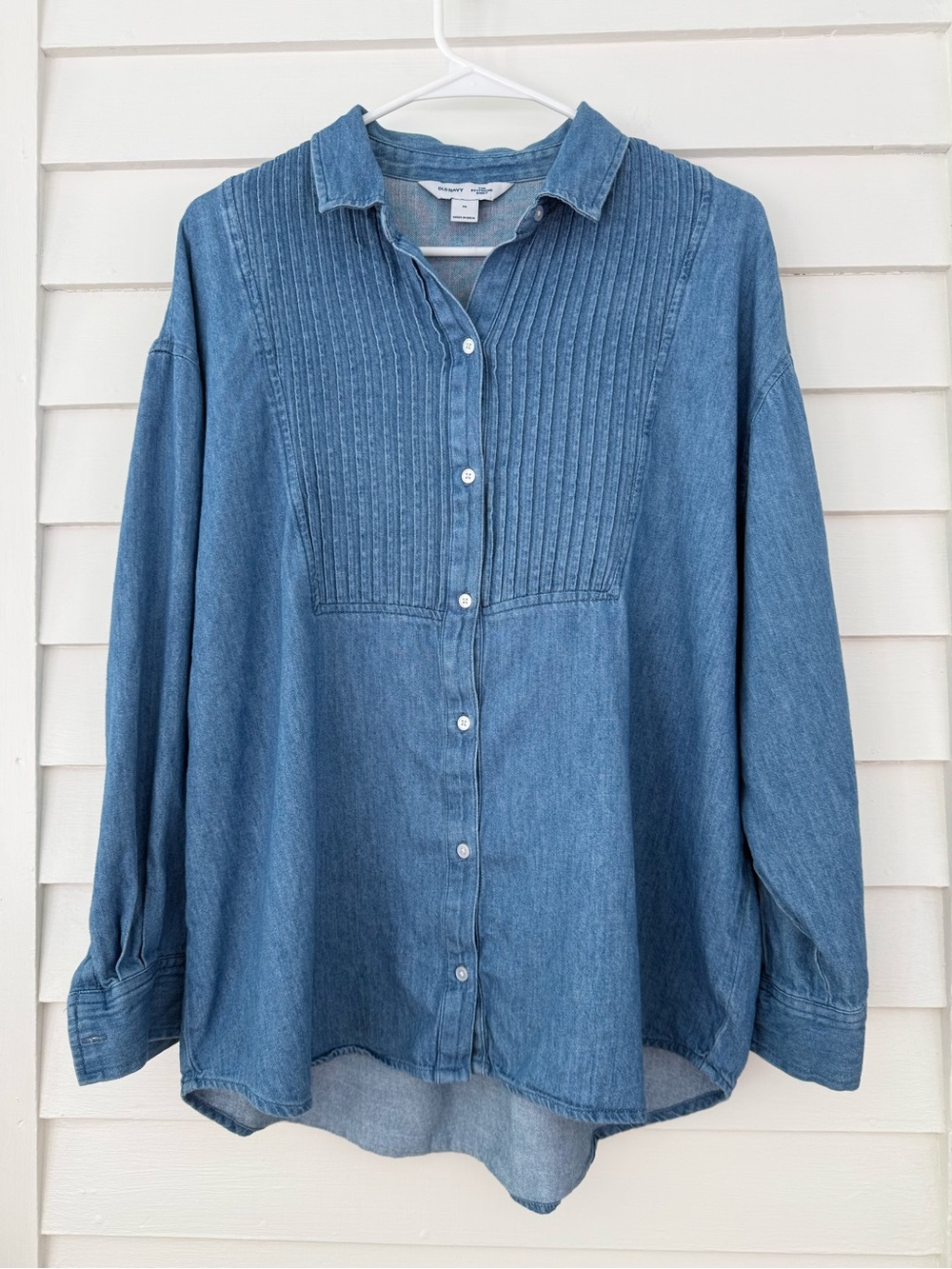 Old Navy | The Boyfriend Shirt Blue Chambray Pintuck Top Size Medium